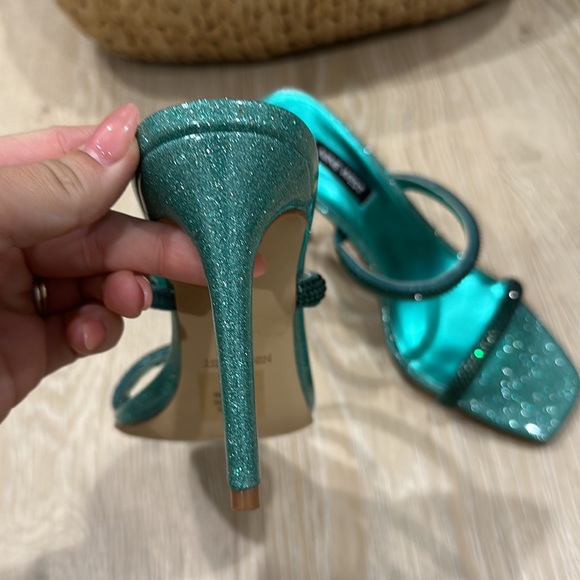 Sparkly Green Nine West Heels - Picture 3 of 7